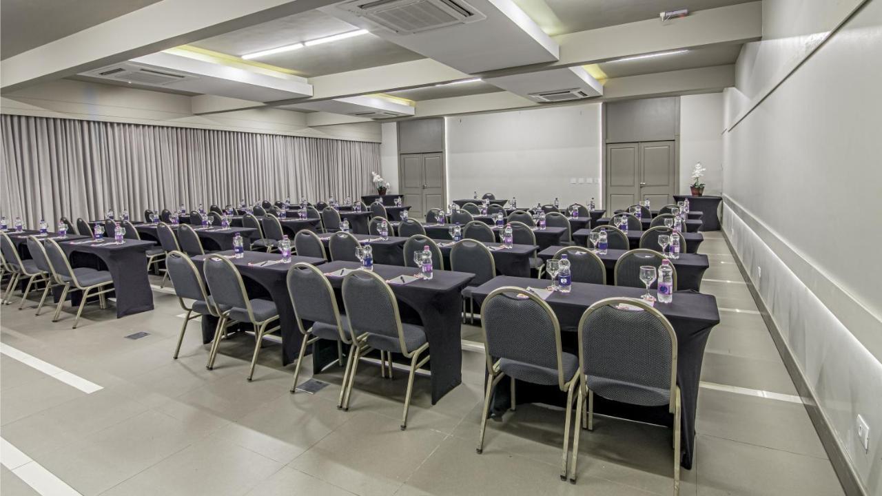 Hotel Deville Express Cascavel Cascavel  Dış mekan fotoğraf