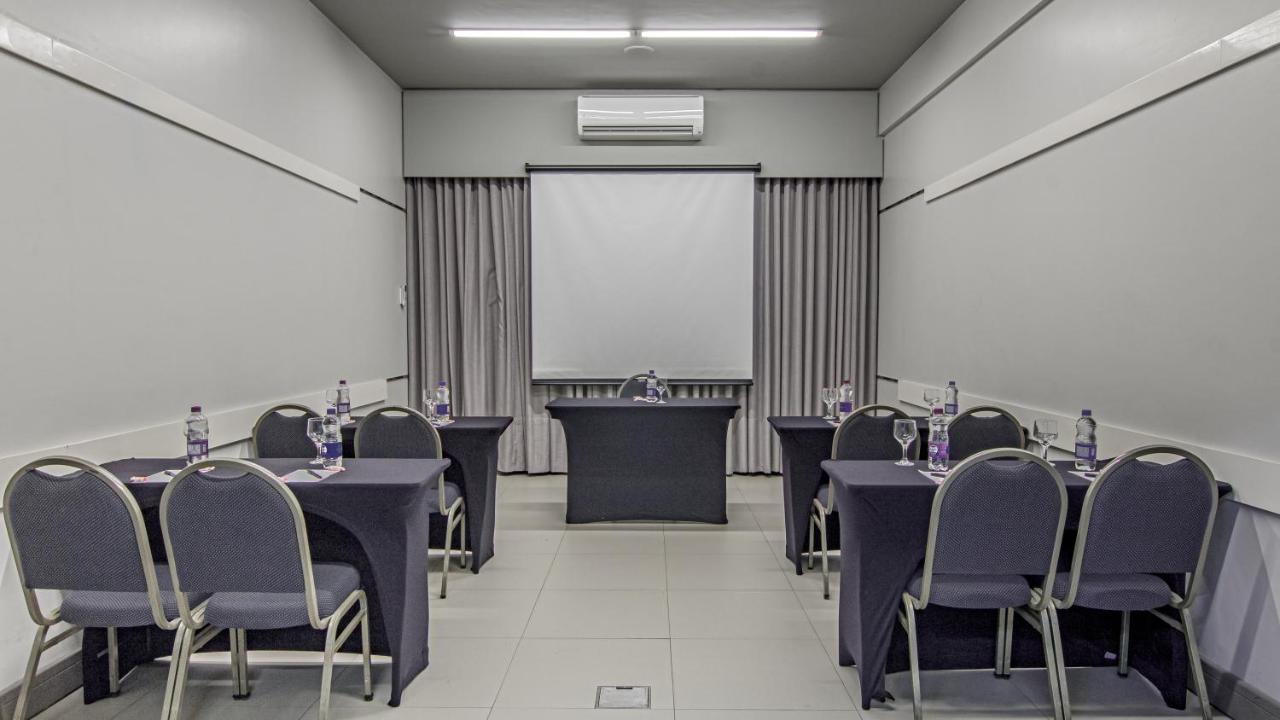 Hotel Deville Express Cascavel Cascavel  Dış mekan fotoğraf