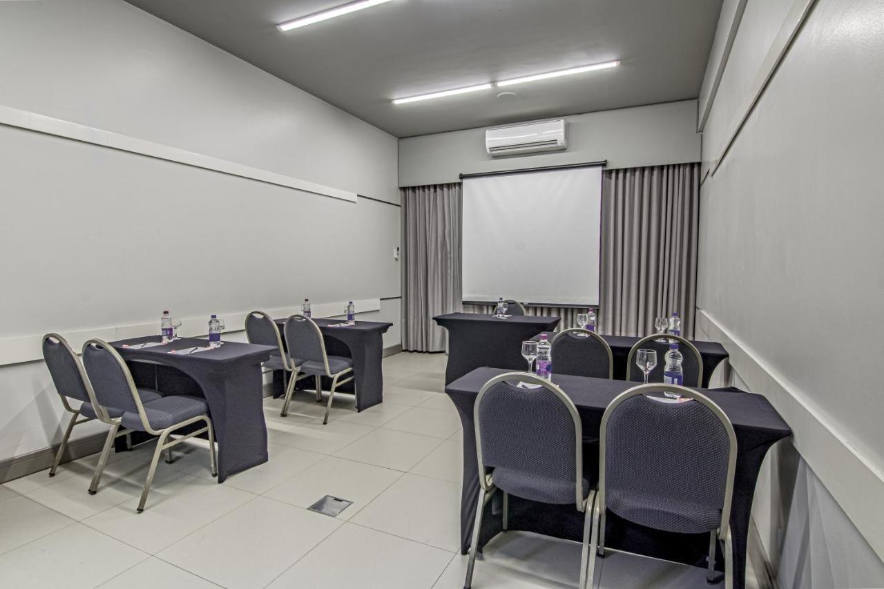 Hotel Deville Express Cascavel Cascavel  Dış mekan fotoğraf