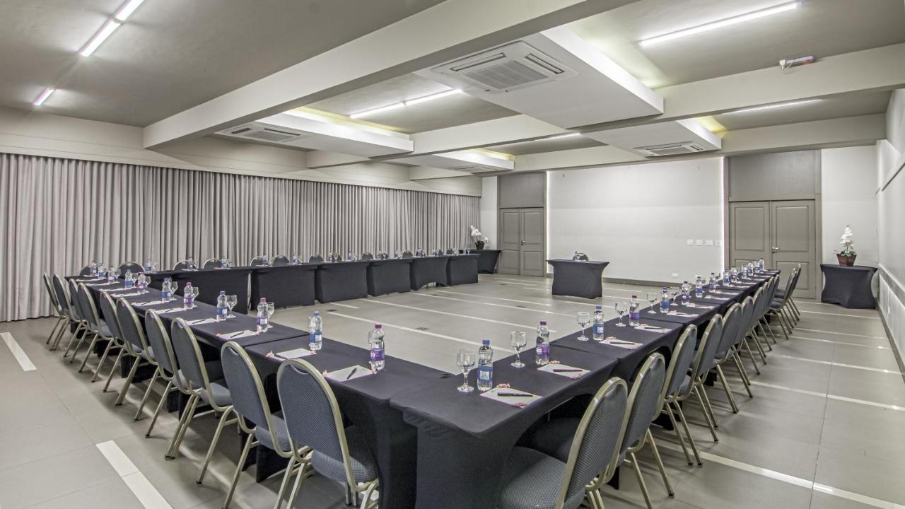 Hotel Deville Express Cascavel Cascavel  Dış mekan fotoğraf