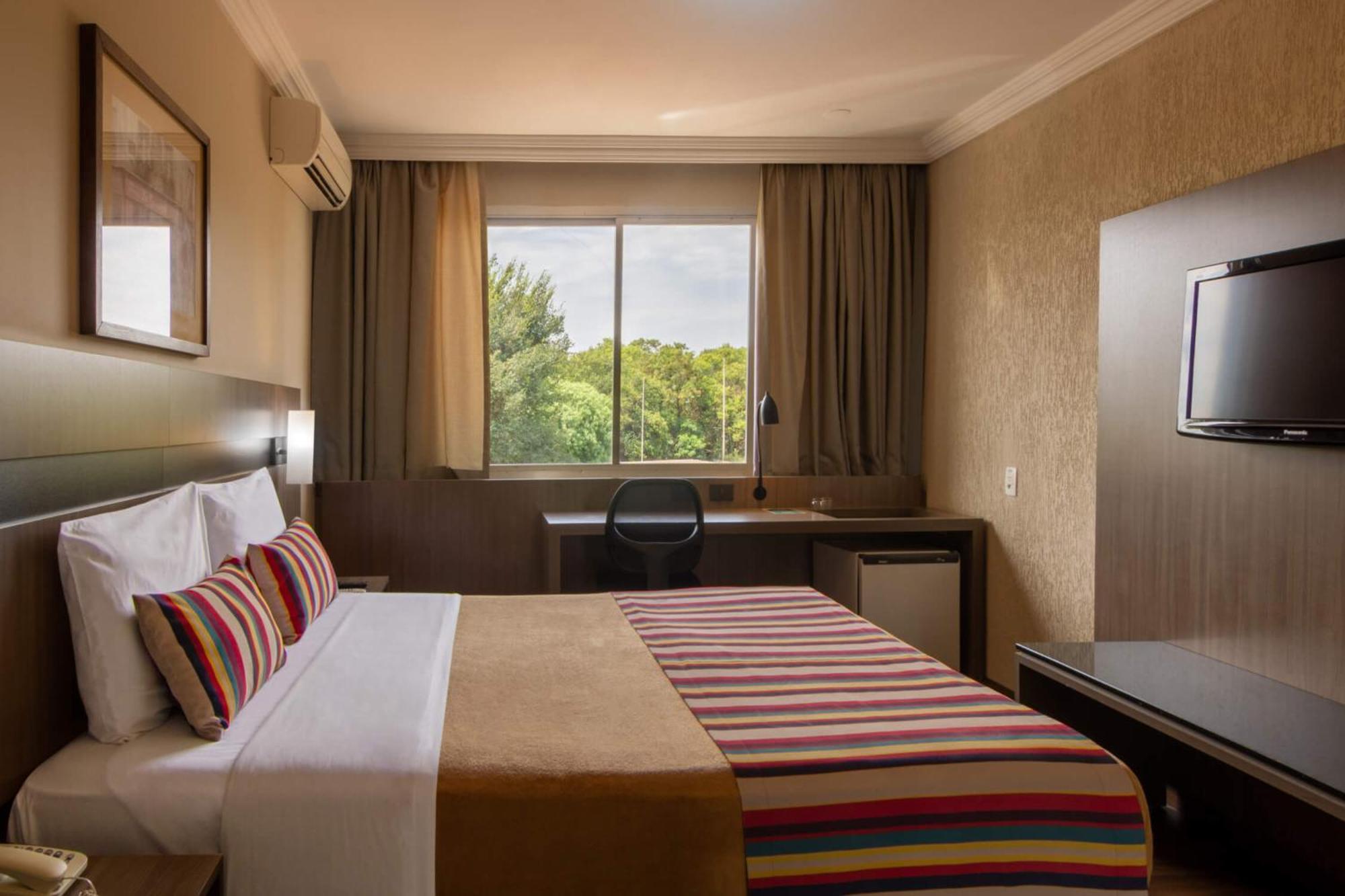Hotel Deville Express Cascavel Cascavel  Dış mekan fotoğraf